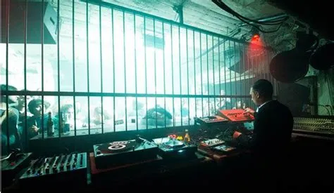 Astro Boy's Surprise Berlin Gig: K-Pop Legend Meets Techno Beat!