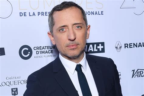  Der Glamouröse Gala-Auftritt von Gad Elmaleh: Ein Abend voller Lachen und kultureller Fusion!